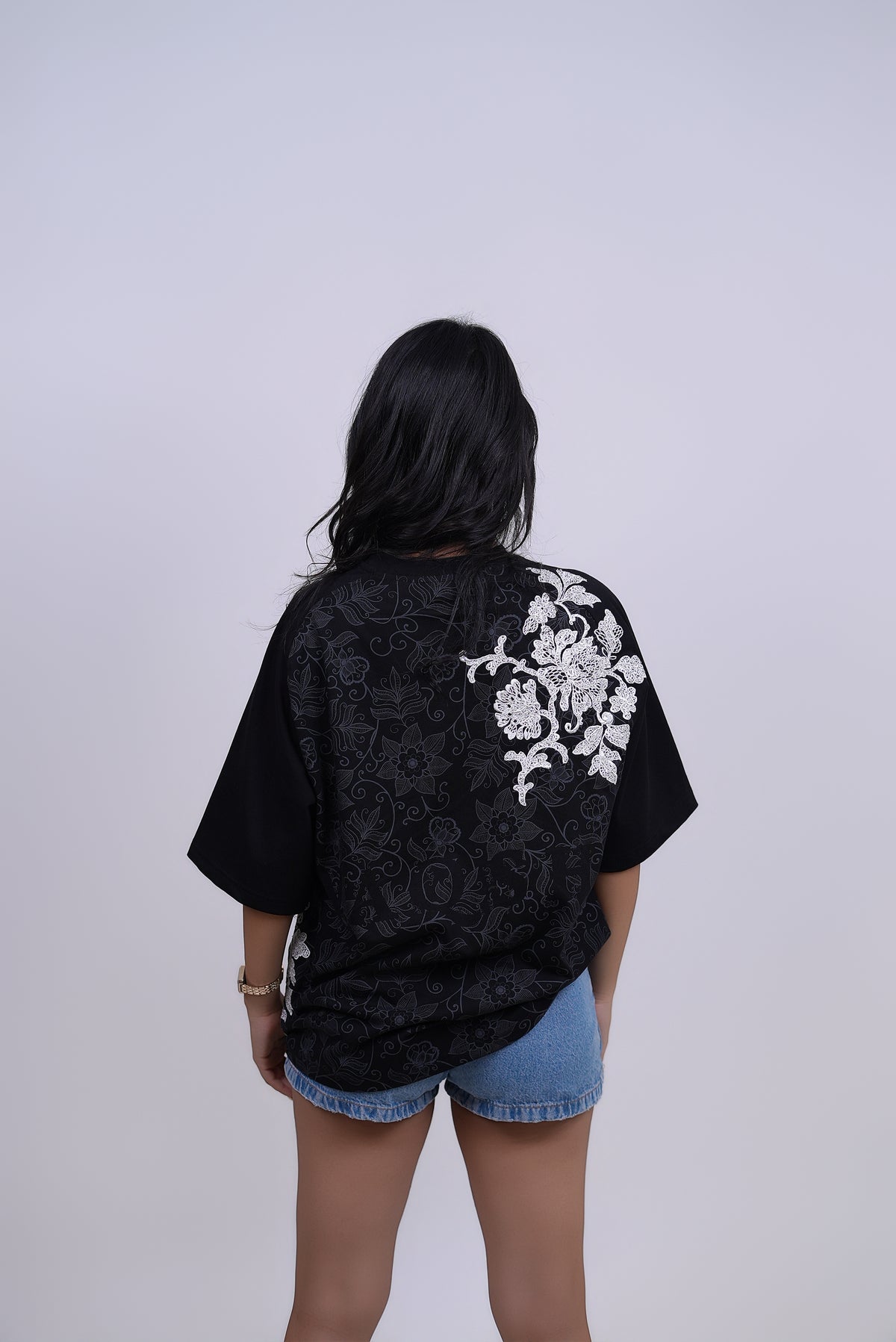 VIOLET - NAQSHA Tshirt